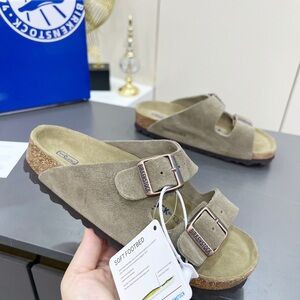 Birkenstock Arizona Sandals in Taupe